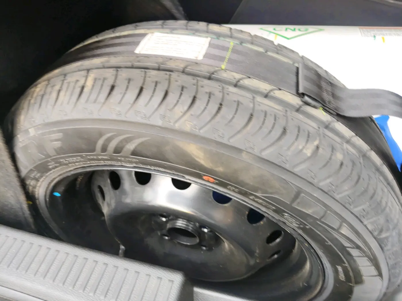 2025 Maruti FRONX SIGMA CNG 1.2 MT, CNG, Manual, 15,621 km, tyre