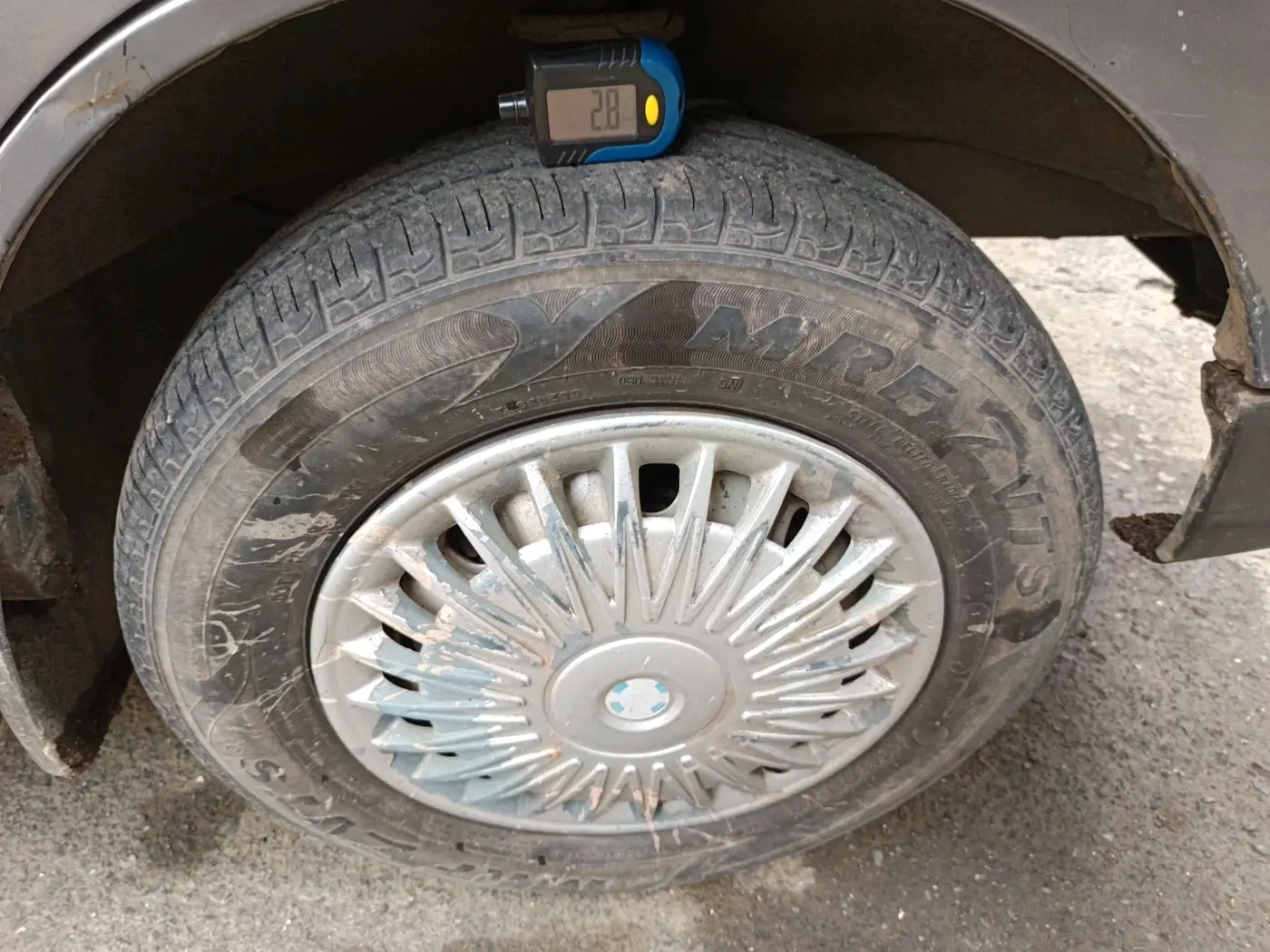 2017 Maruti Eeco 5 STR WITH A/C+HTR CNG, CNG, Manual, 1,28,748 km, tyre