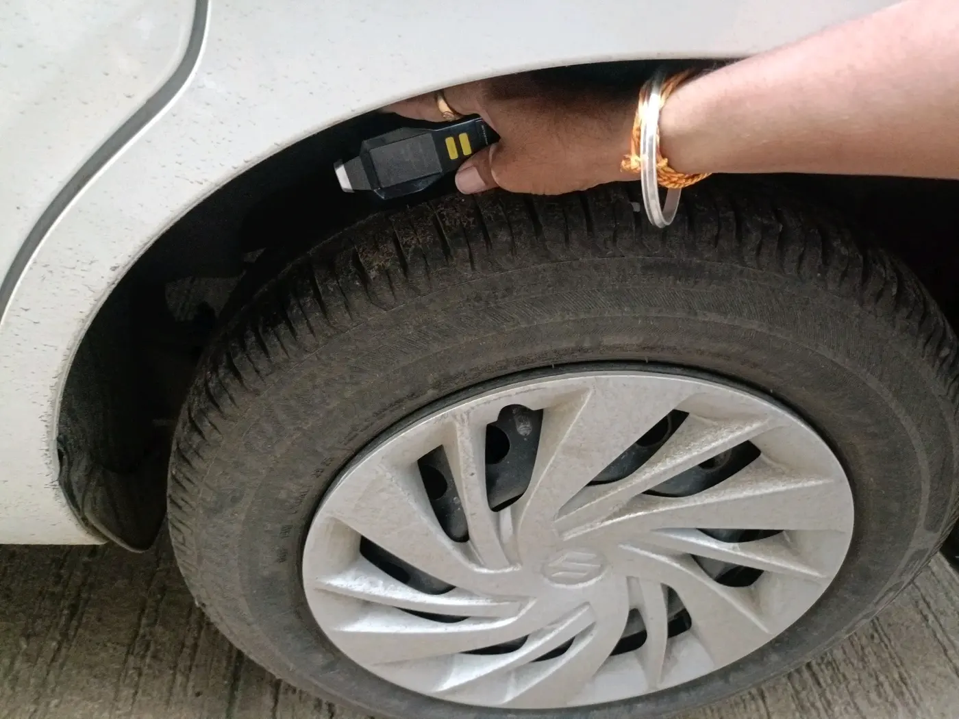 2025 Maruti Ertiga VXI CNG, CNG, Manual, 6,626 km, tyre