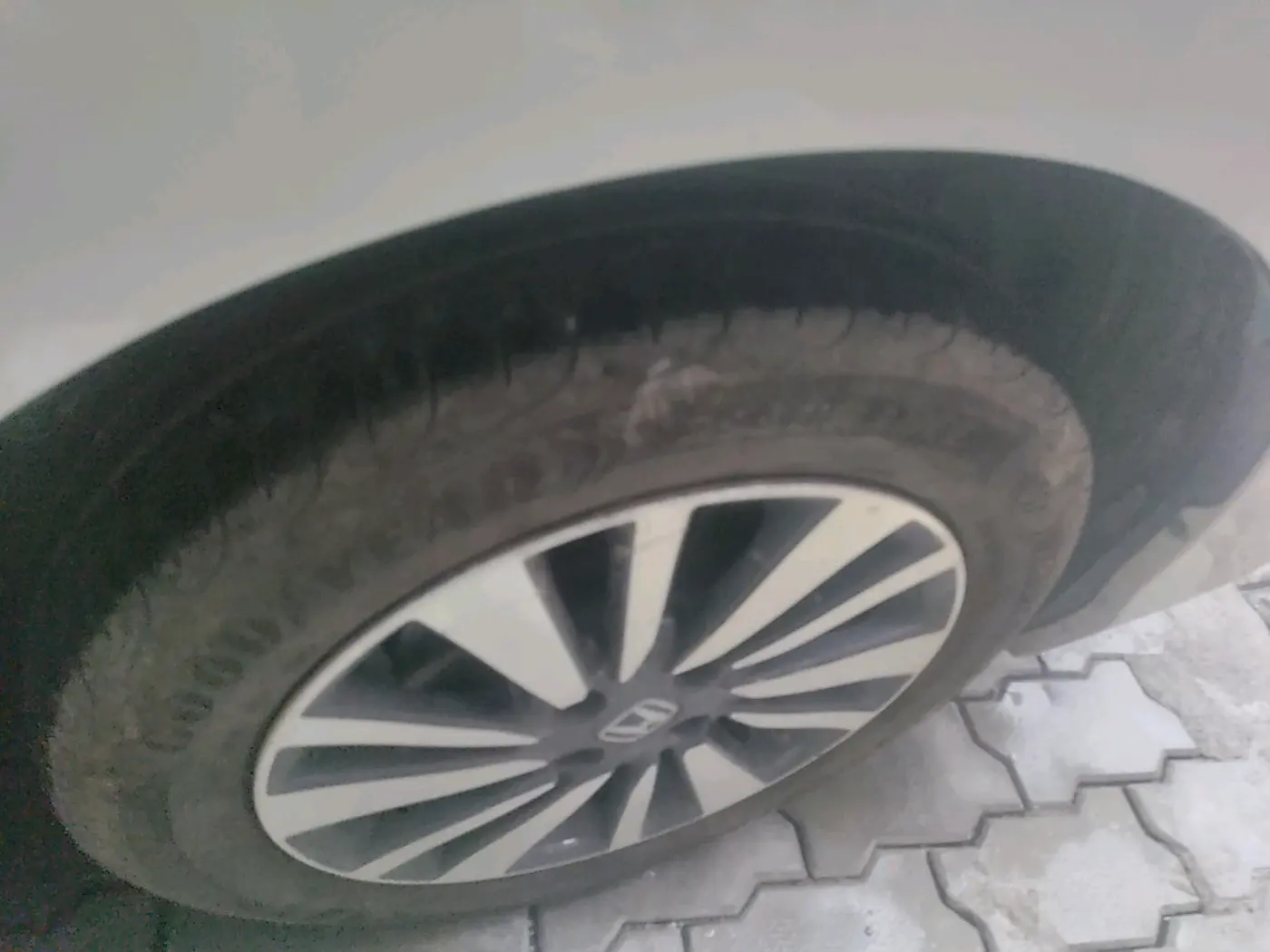 2025 Honda City 1.5L I-VTEC V, Petrol, Manual, 10,969 km, tyre