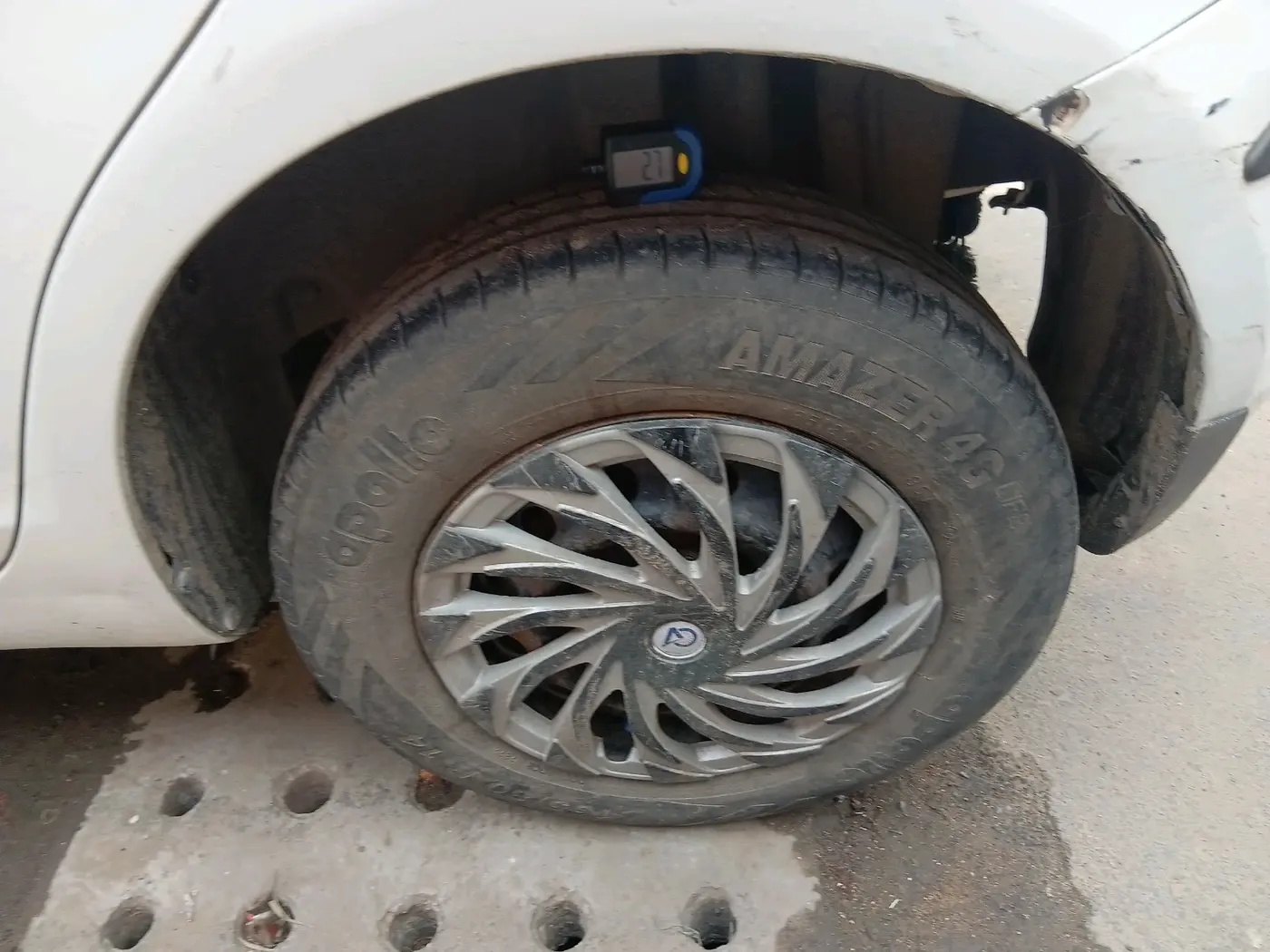 2013 Maruti Swift VDI, Diesel, Manual, 1,71,013 km, tyre