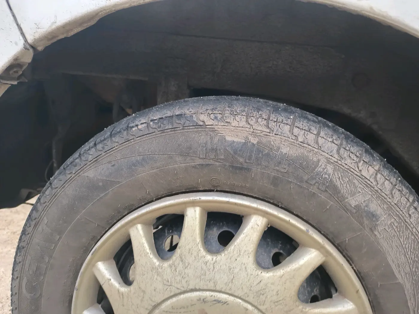 2012 Maruti Alto 800 LXI, Petrol, Manual, 1,04,283 km, tyre