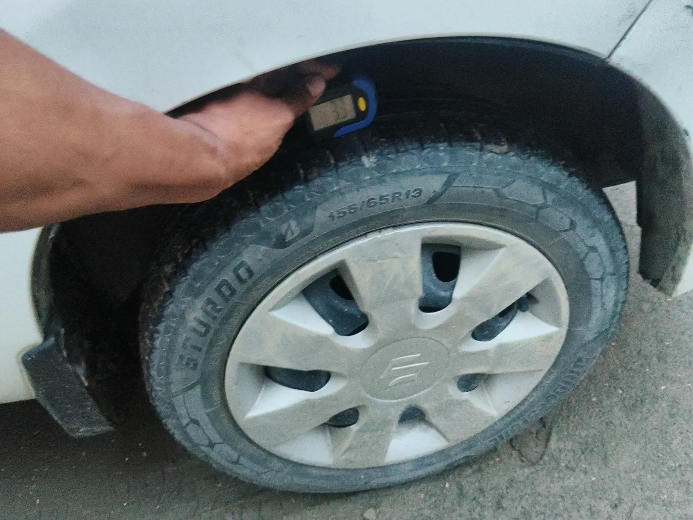 2015 Maruti Alto K10 VXI, Petrol, Manual, 60,032 km, tyre