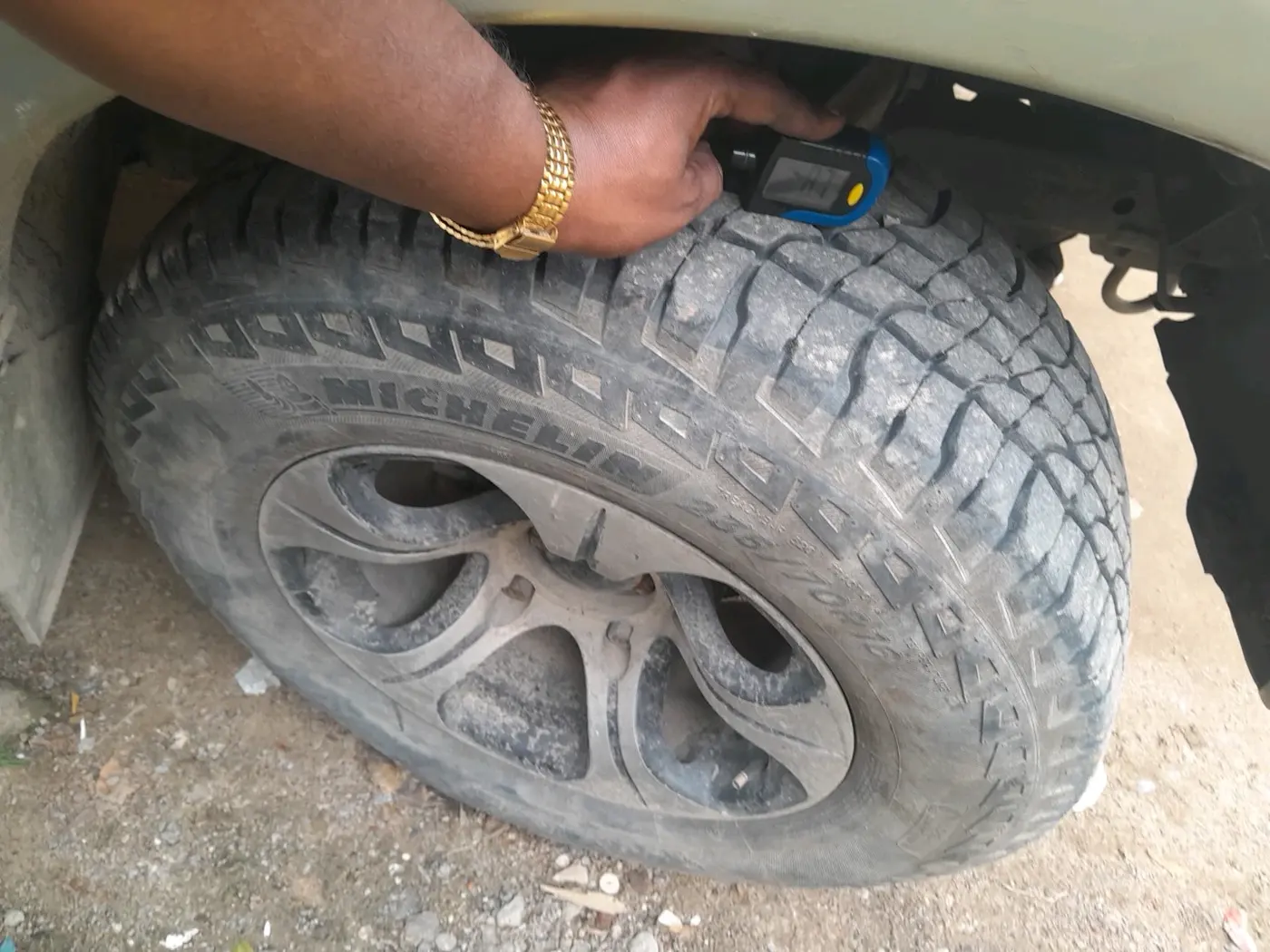 2012 Mahindra Scorpio SLE BS-III, Diesel, Manual, 1,41,943 km, tyre