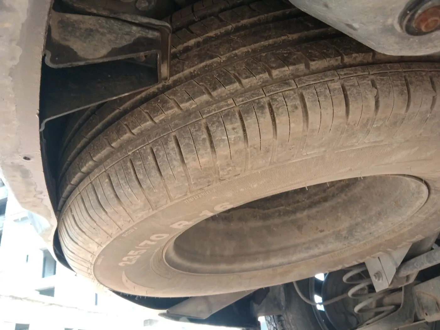 2020 Tata Harrier XZA PLUS 2.0L, Diesel, Automatic, 1,11,949 km, tyre