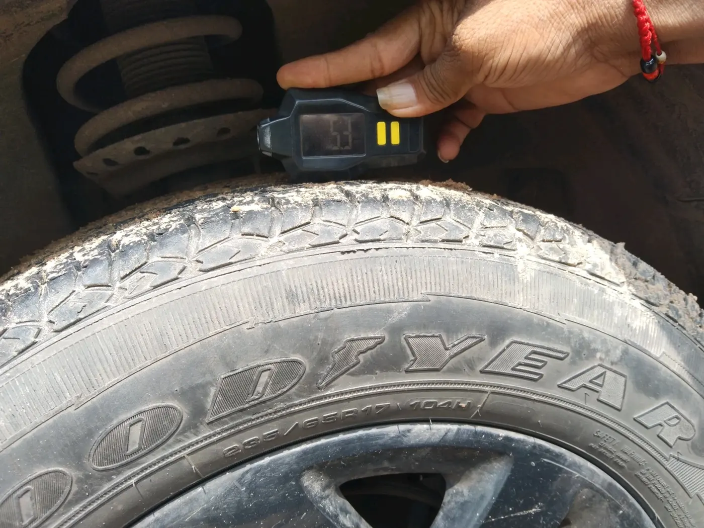2020 Tata Harrier XZA PLUS 2.0L, Diesel, Automatic, 1,11,949 km, tyre