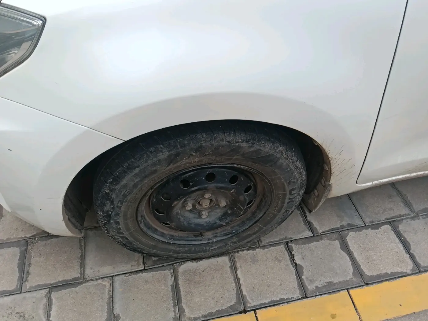 2022 Maruti Swift VXI CNG, CNG, Manual, 1,14,611 km, tyre