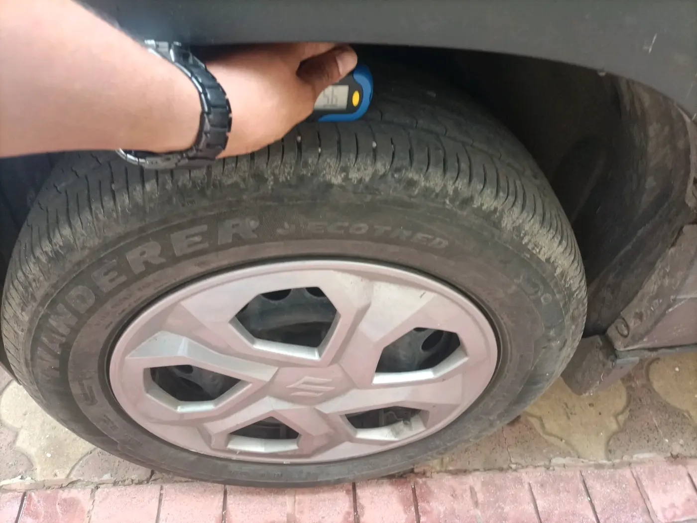 2025 Maruti BREZZA VXI, Petrol, Manual, 16,288 km, tyre