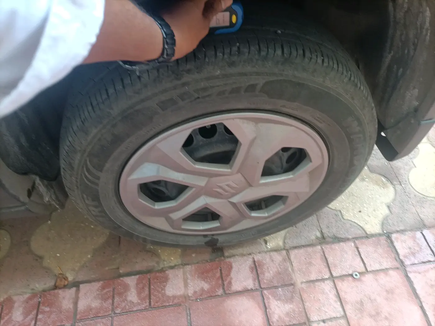 2025 Maruti BREZZA VXI, Petrol, Manual, 16,288 km, tyre