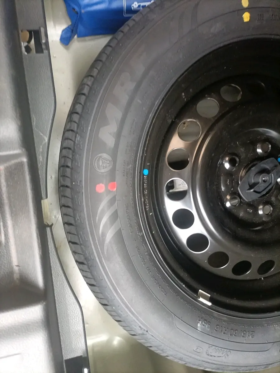 2025 Maruti BREZZA VXI, Petrol, Manual, 16,288 km, tyre