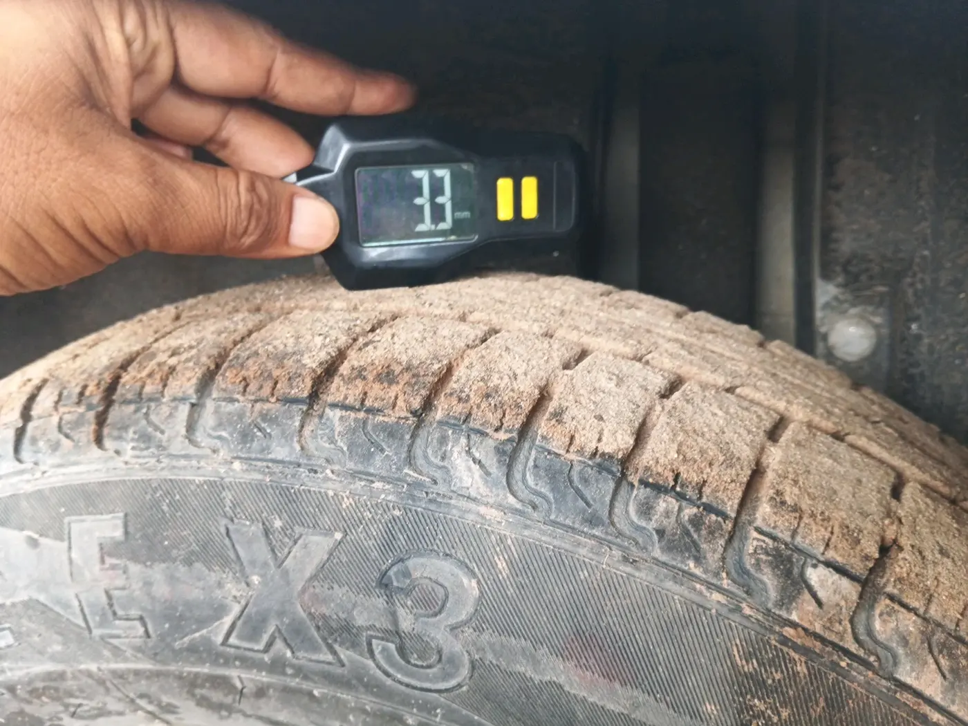 2014 Maruti Swift Dzire VXI, Petrol, Manual, 98,997 km, tyre