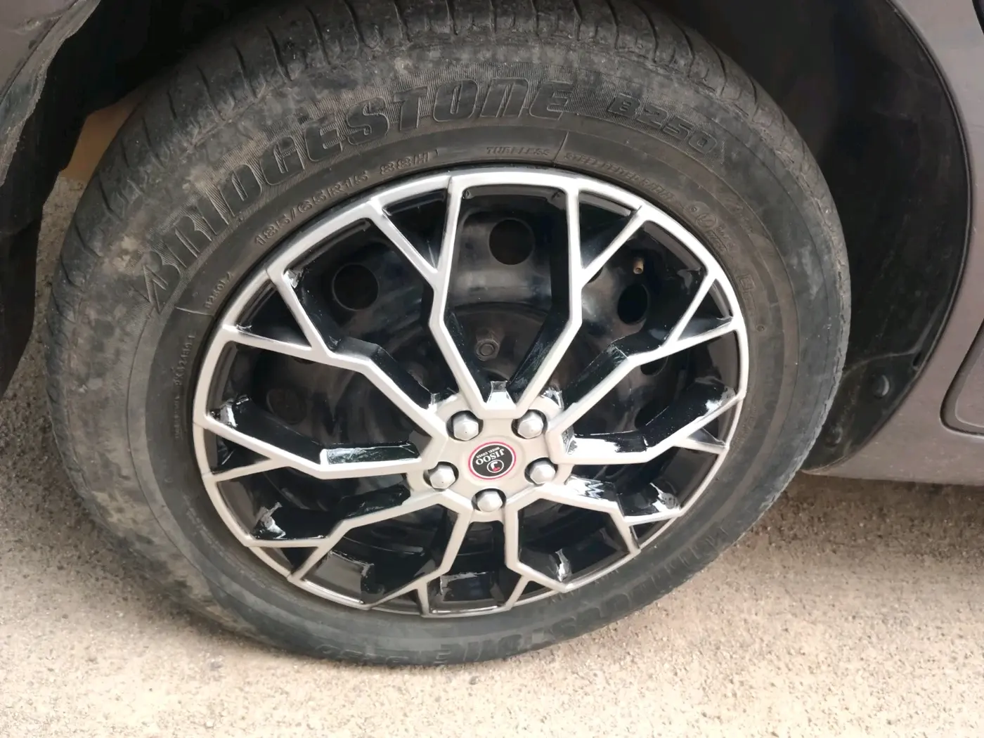 2013 Maruti Ertiga VDI, Diesel, Manual, 1,46,815 km, tyre