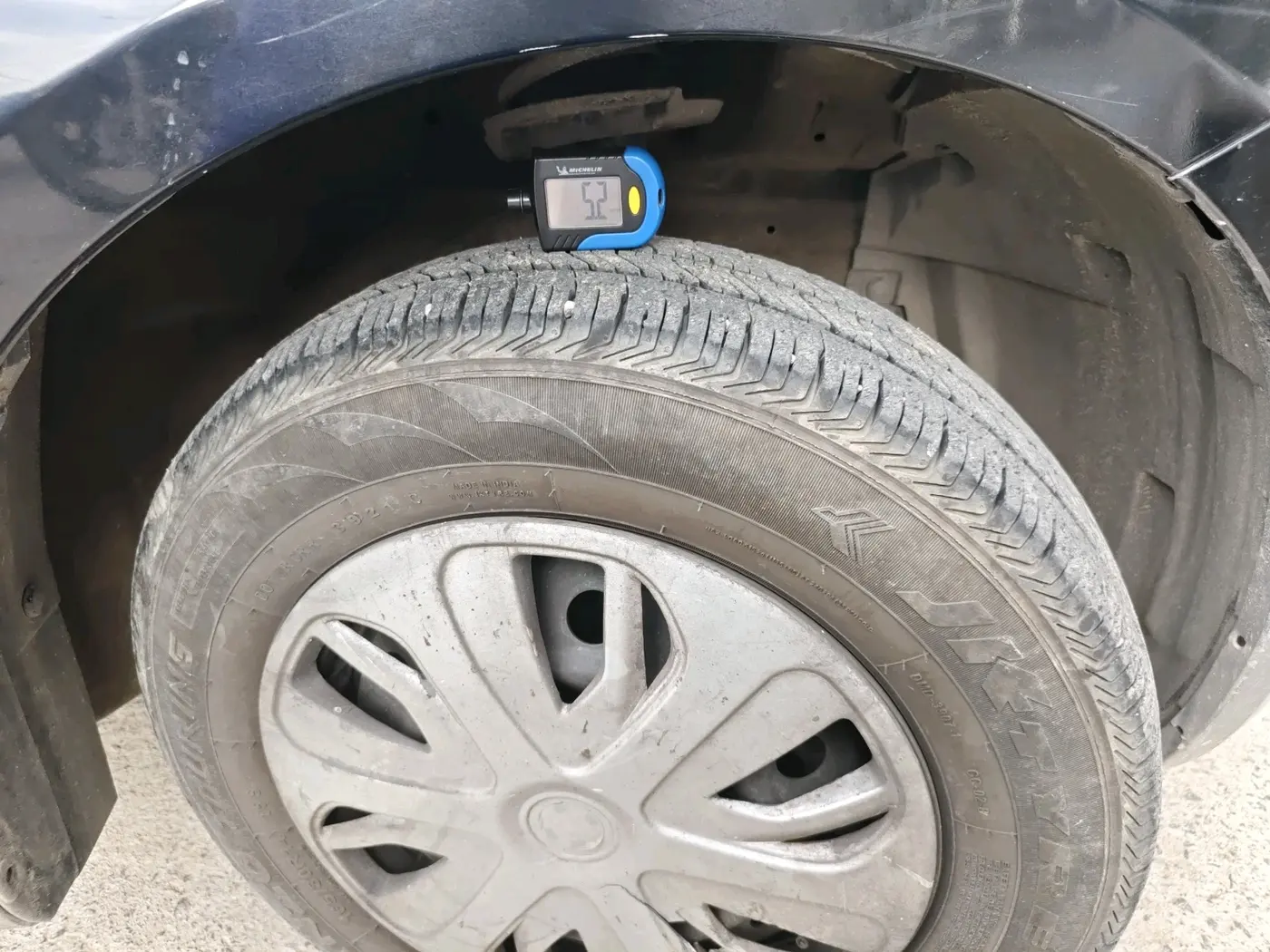 2011 Maruti Swift VXI, Petrol, Manual, 60,322 km, tyre