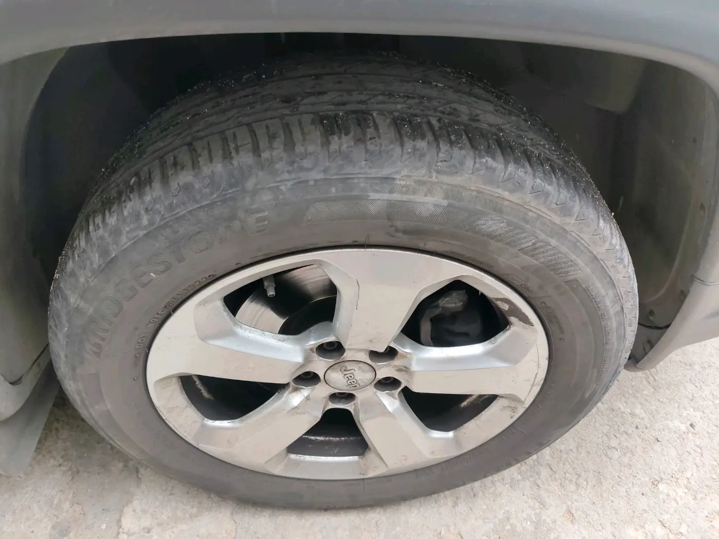 2017 Jeep Compass LIMITED 1.4 PETROL AT, Petrol, Automatic, 1,03,419 km, tyre