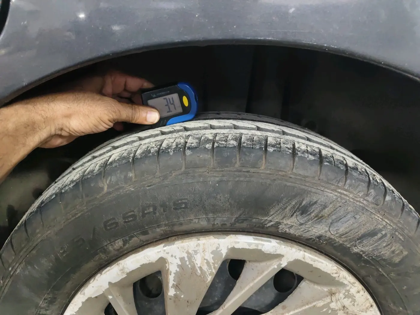 2014 Maruti Ertiga VXI, Petrol, Manual, 84,940 km, tyre