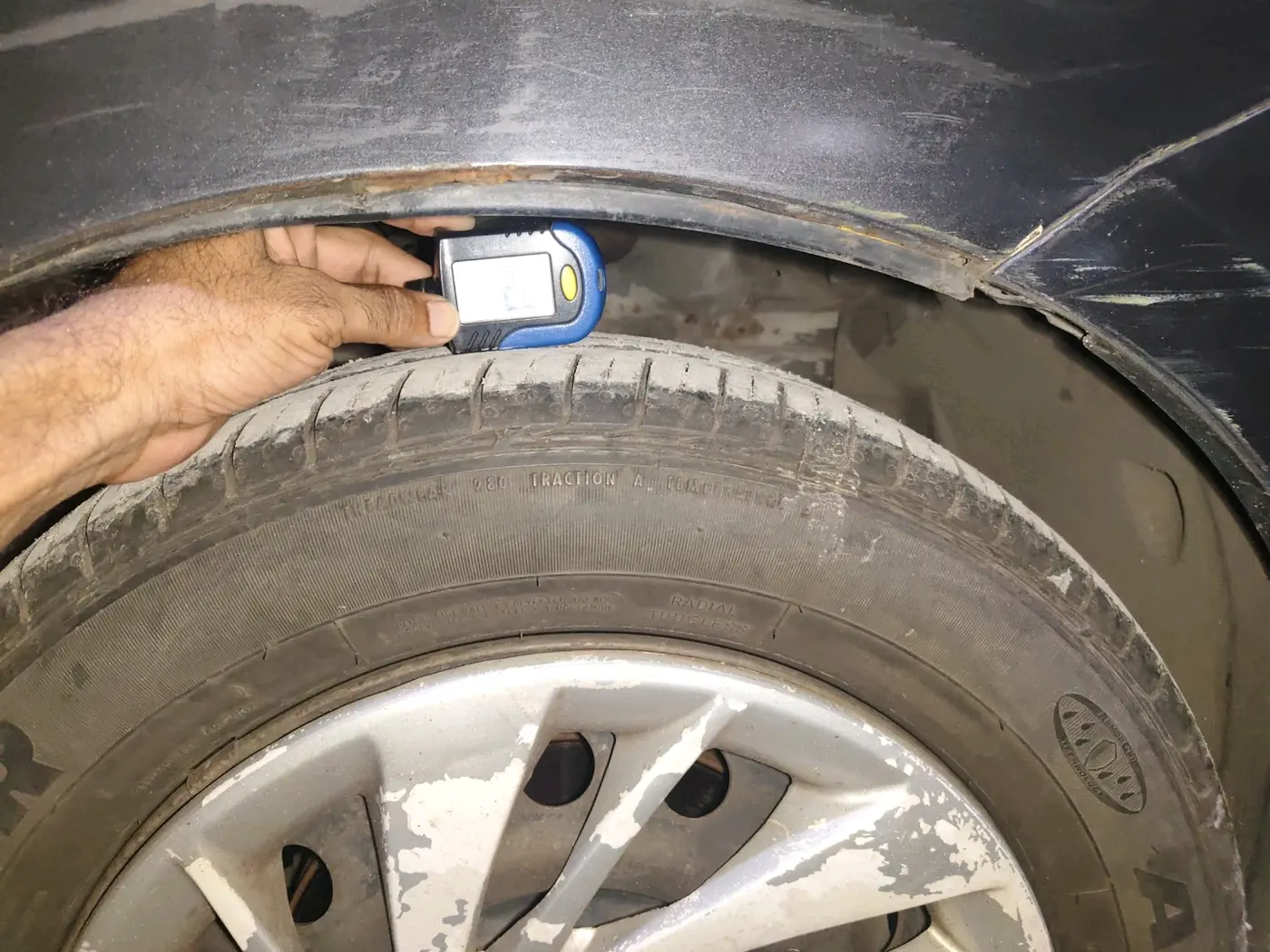 2014 Maruti Ertiga VXI, Petrol, Manual, 84,940 km, tyre
