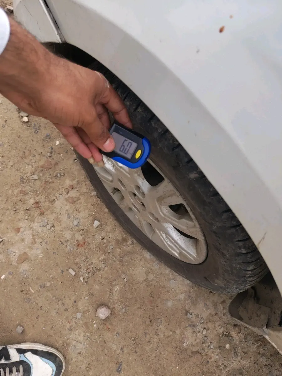 2017 Tata Tiago XZ PETROL, Petrol, Manual, 82,771 km, tyre
