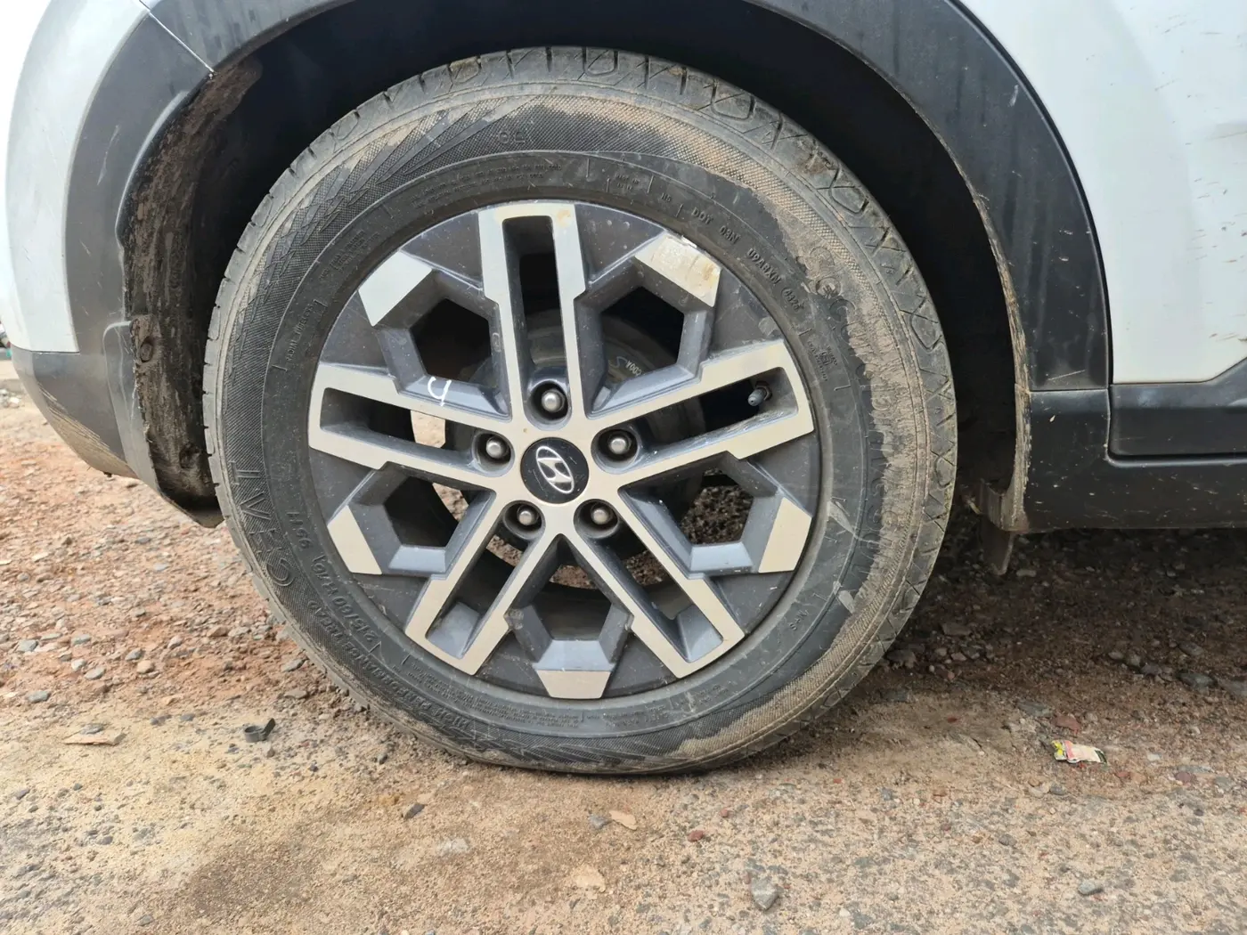 2023 Hyundai VENUE SX 1.5 CRDI, Diesel, Manual, 58,307 km, tyre