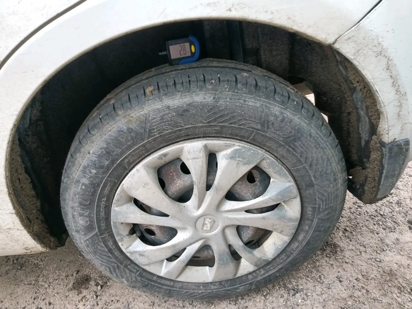 2013 Maruti Swift Dzire VDI, Diesel, Manual, 1,51,783 km, tyre