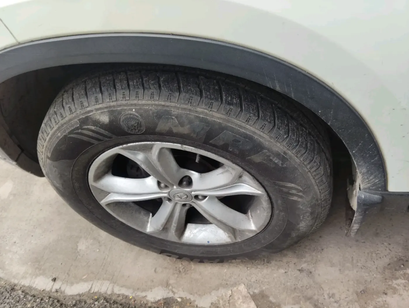 2019 Tata Harrier XZ 2.0L, Diesel, Manual, 1,42,795 km, tyre