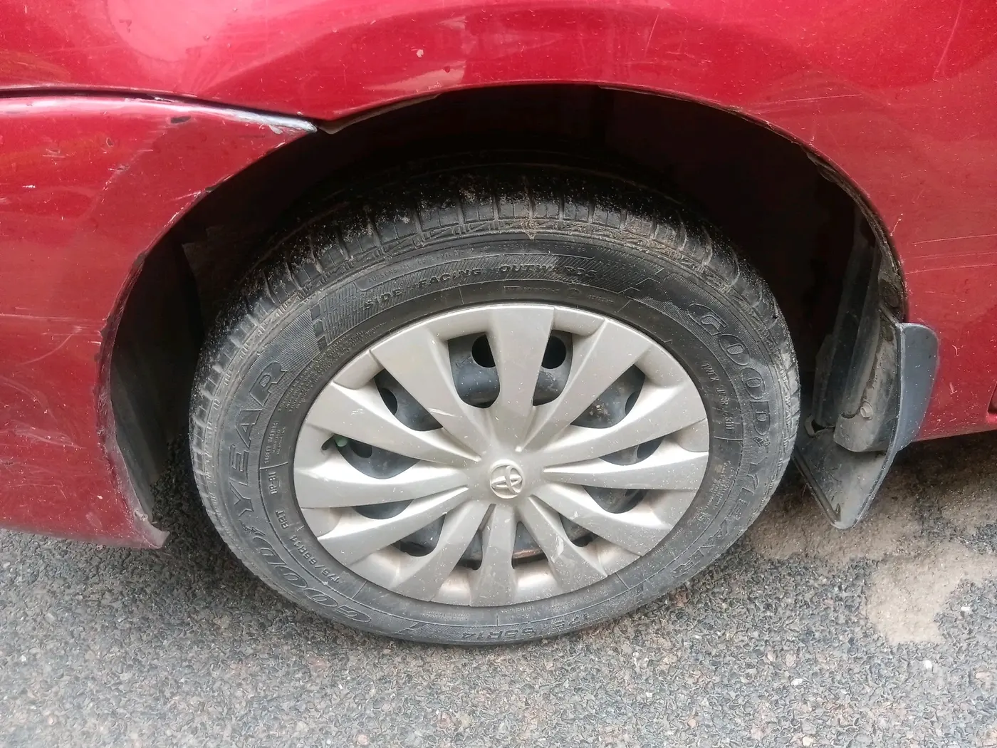 2011 Toyota Etios G, Petrol, Manual, 35,750 km, tyre