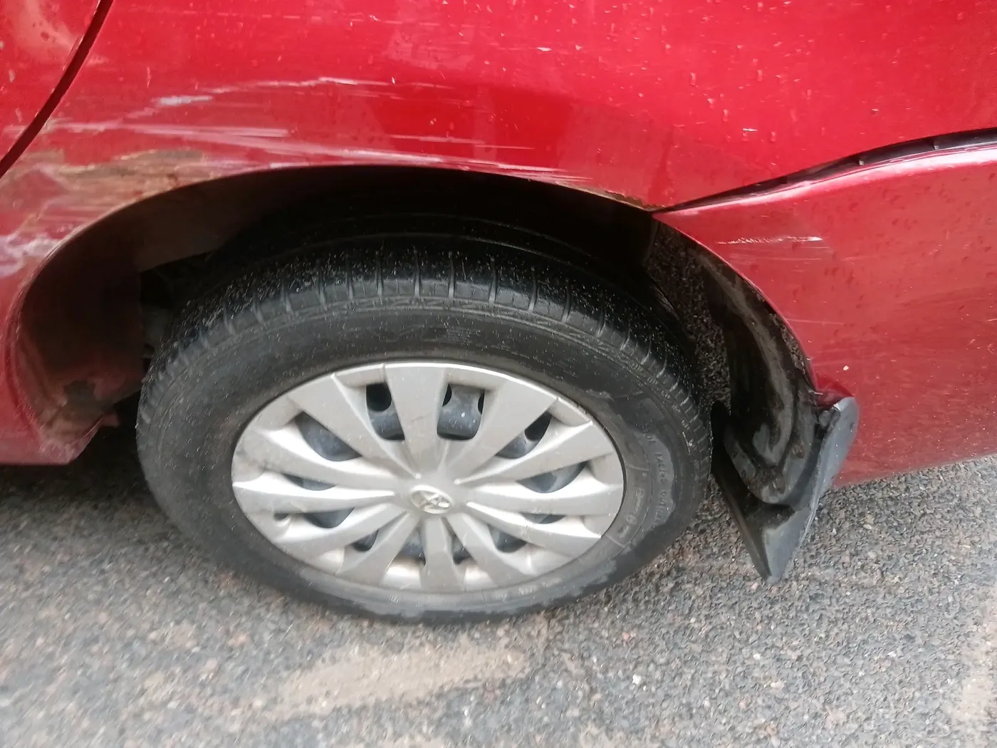 2011 Toyota Etios G, Petrol, Manual, 35,750 km, tyre