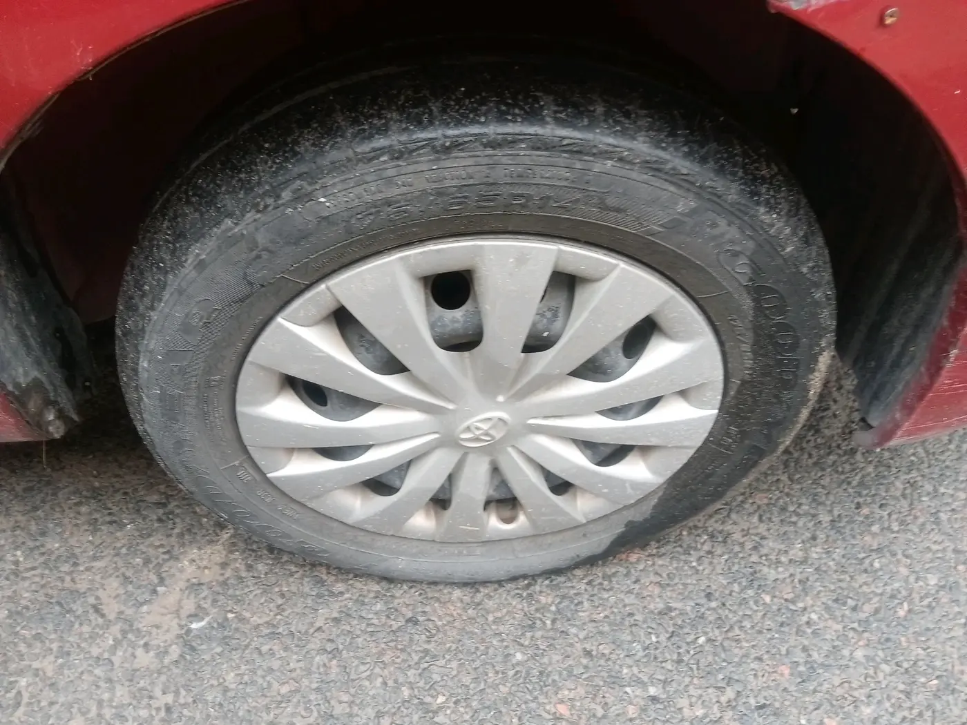 2011 Toyota Etios G, Petrol, Manual, 35,750 km, tyre