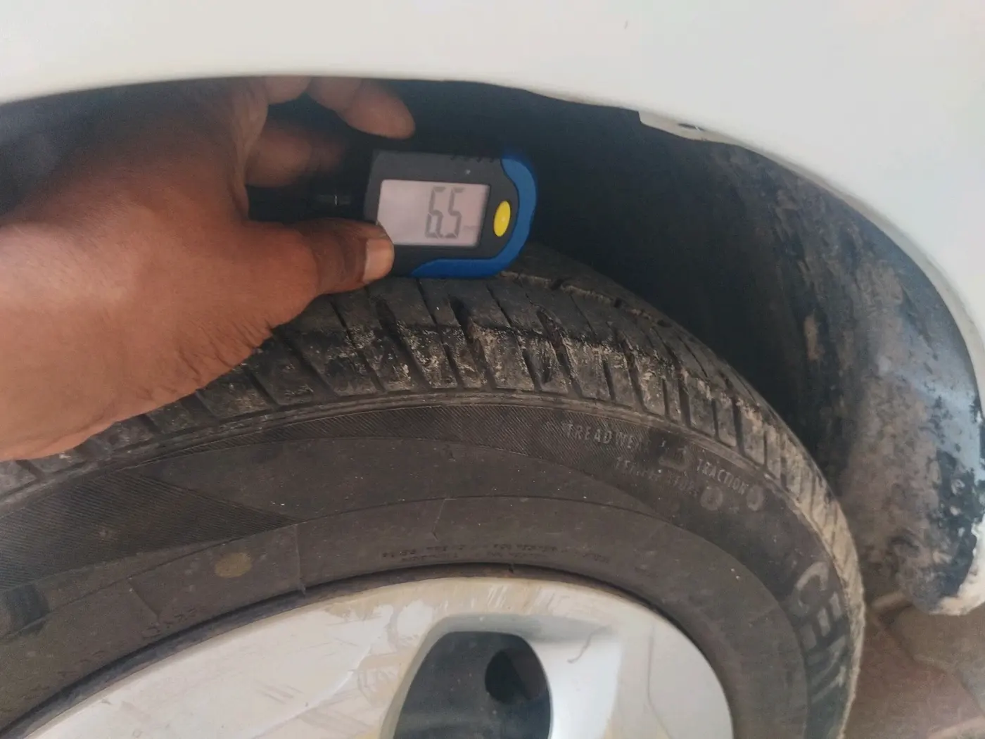2016 Tata Tiago XT PETROL, Petrol, Manual, 1,05,006 km, tyre