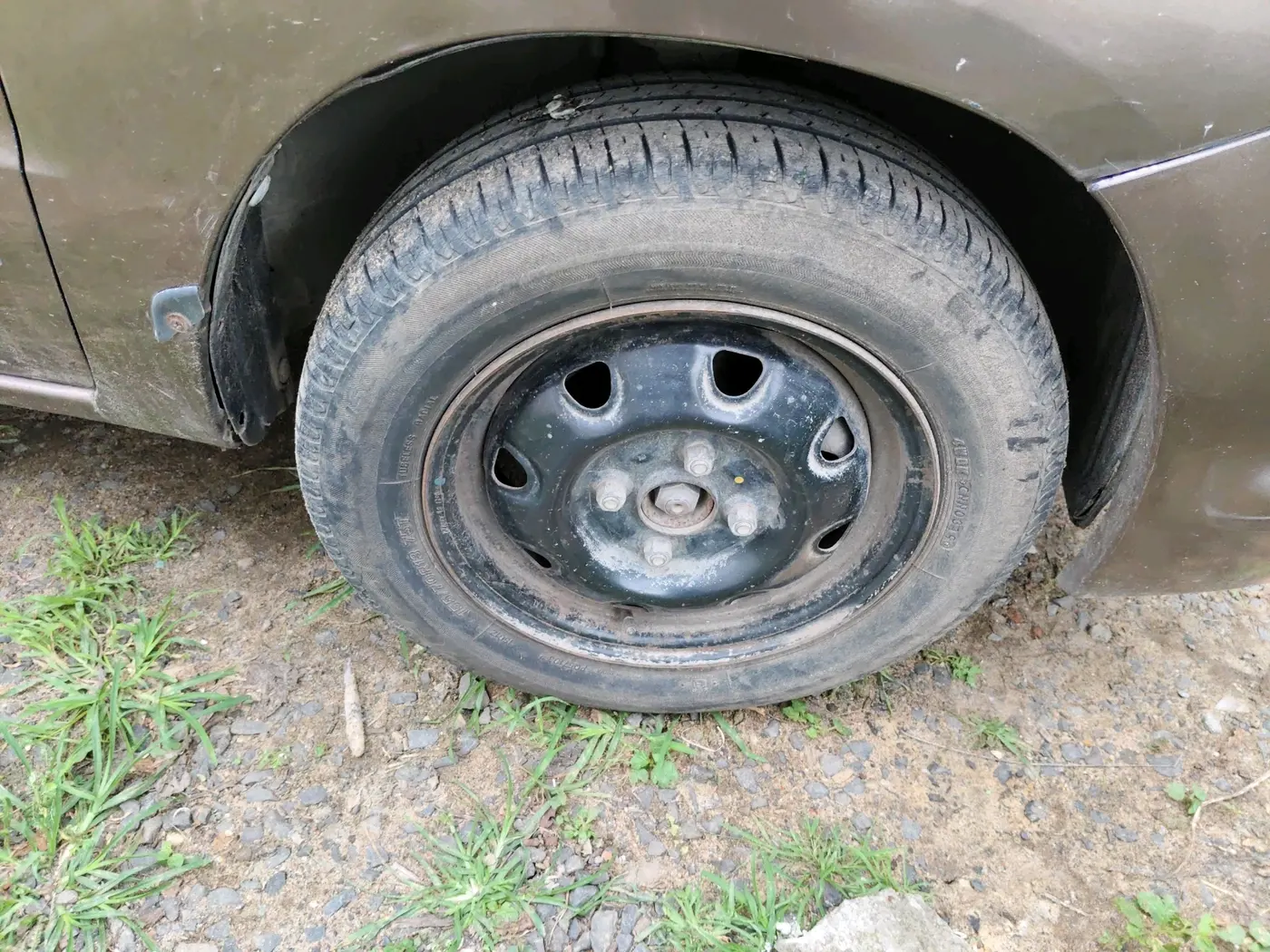 2011 Maruti Zen Estilo VXI, Petrol, Manual, 82,353 km, tyre