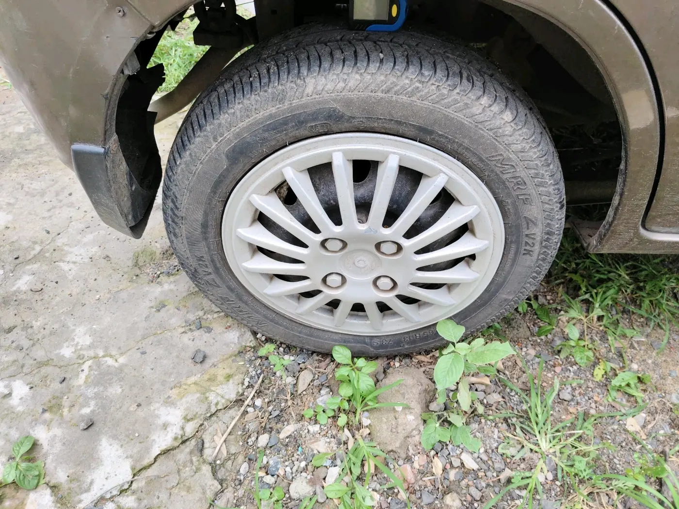 2011 Maruti Zen Estilo VXI, Petrol, Manual, 82,353 km, tyre