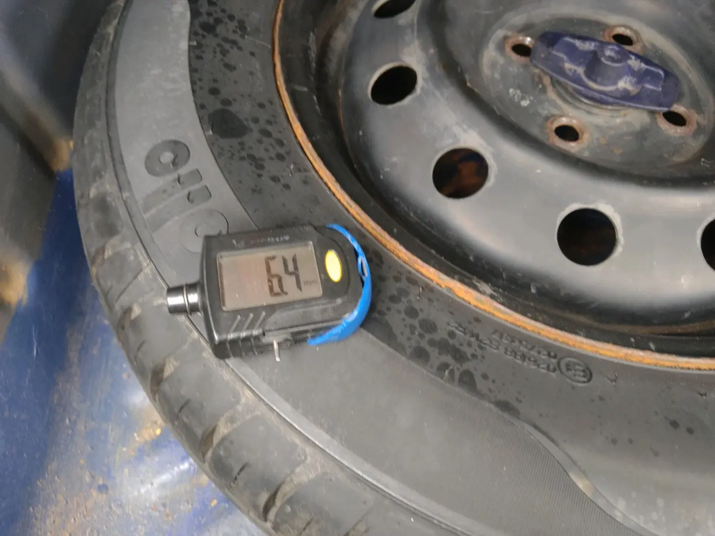 2019 Maruti Dzire VDI, Diesel, Manual, 1,87,349 km, tyre