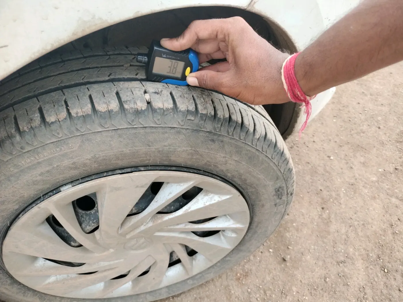 2022 Maruti Ertiga VXI CNG, CNG, Manual, 33,014 km, tyre