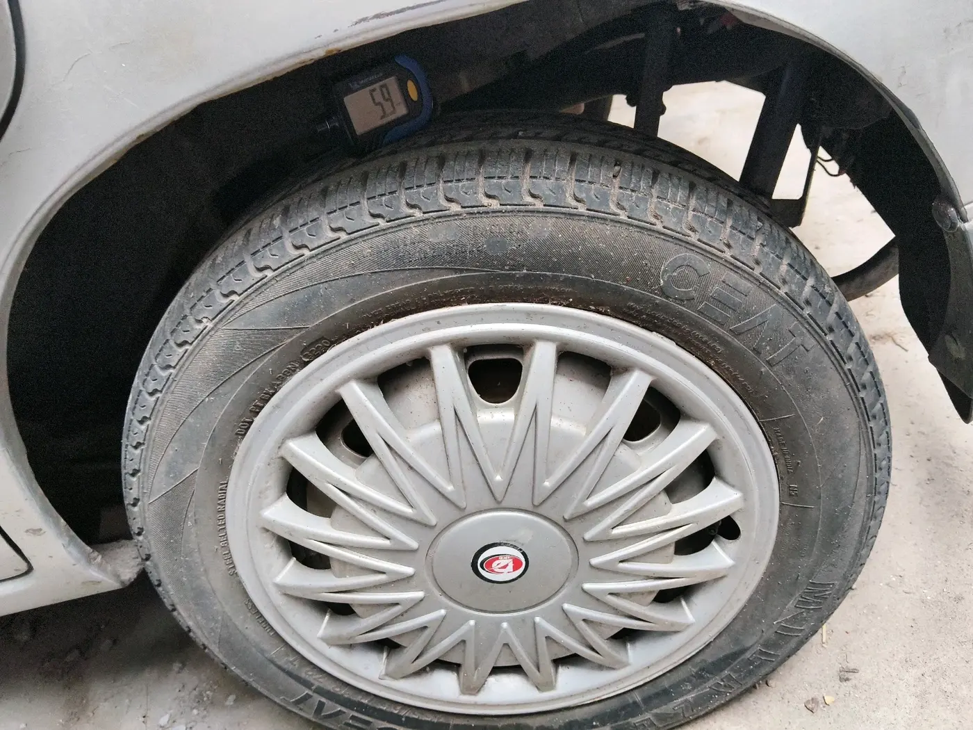 2013 Maruti Alto K10 LXI, Petrol, Manual, 54,932 km, tyre