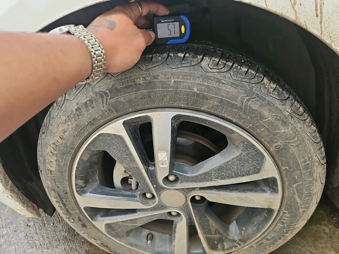 2022 Tata ALTROZ XZA PLUS, Petrol, Automatic, 16,728 km, tyre