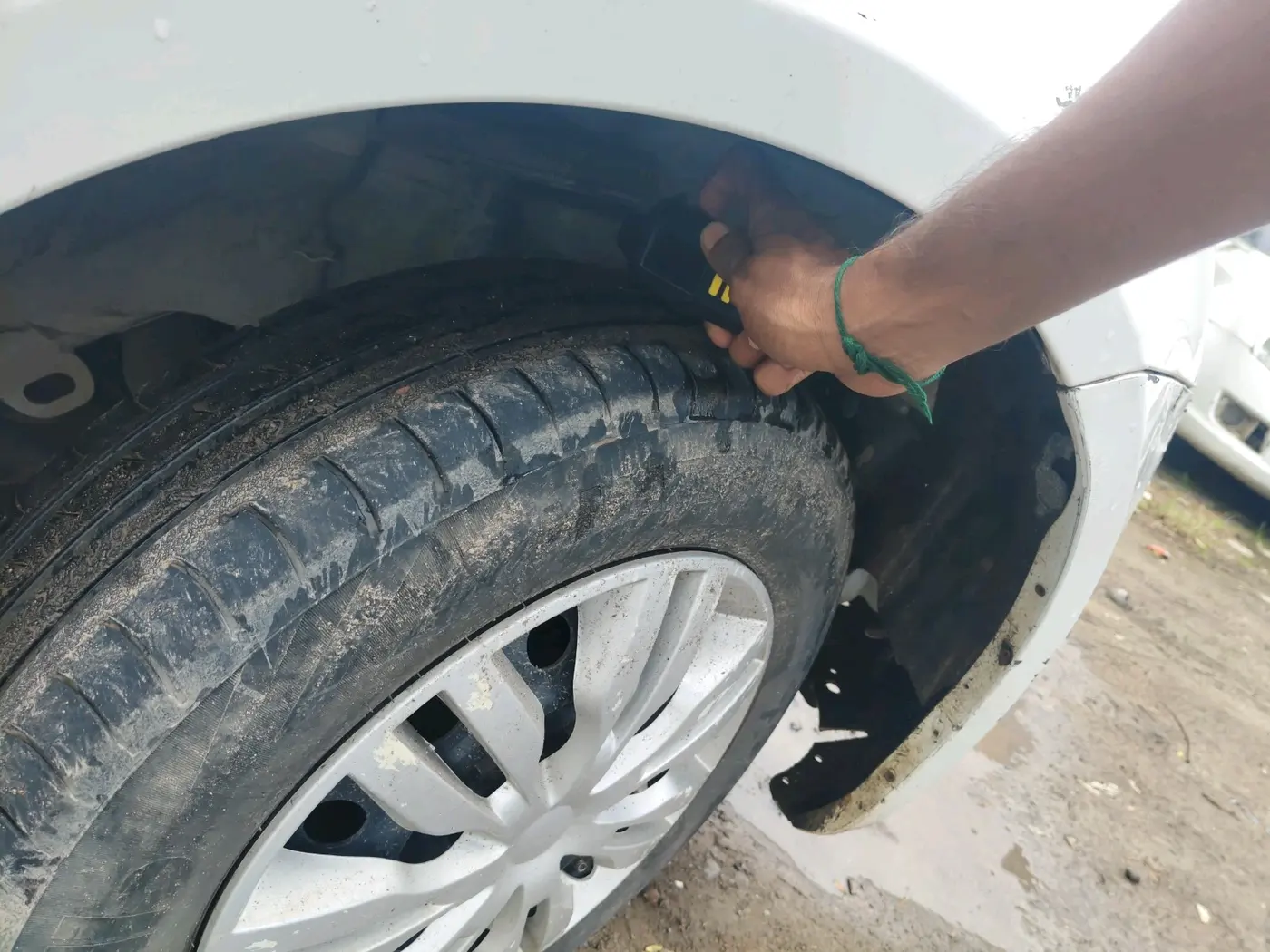 2010 Maruti Swift Dzire VXI, Petrol, Manual, 87,159 km, tyre