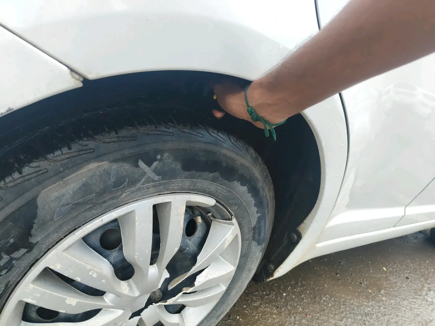 2010 Maruti Swift Dzire VXI, Petrol, Manual, 87,159 km, tyre
