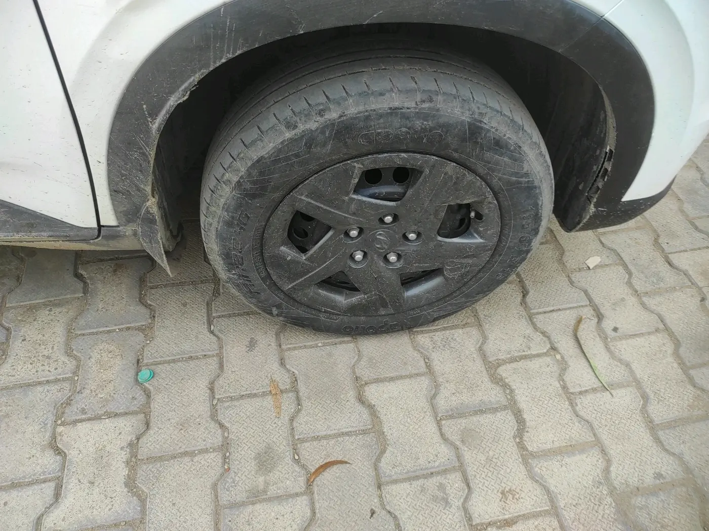 2024 Hyundai VENUE S Plus 1.2 Petrol MT, Petrol, Manual, 28,030 km, tyre