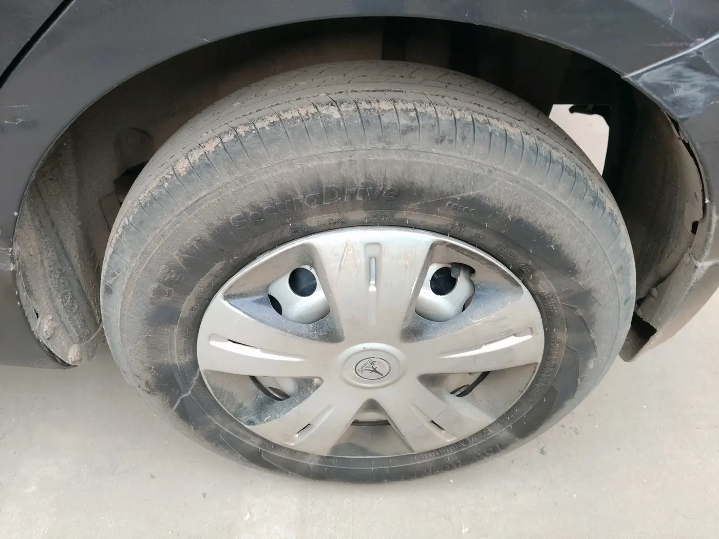 2016 Maruti Swift LXI (O), Petrol, Manual, 66,819 km, tyre