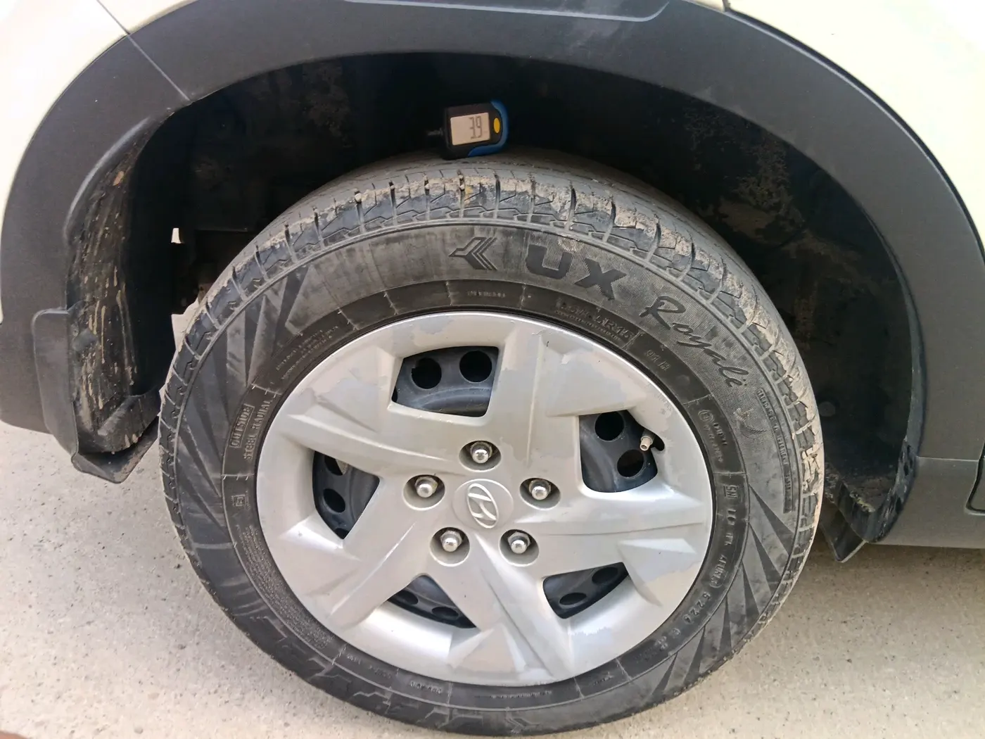 2019 Hyundai VENUE S 1.4 CRDI, Diesel, Manual, 3,39,522 km, tyre