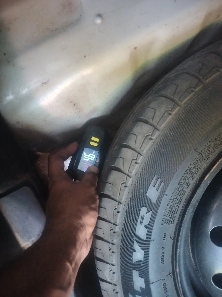 2021 Maruti Dzire VXI, Petrol, Manual, 60,295 km, tyre