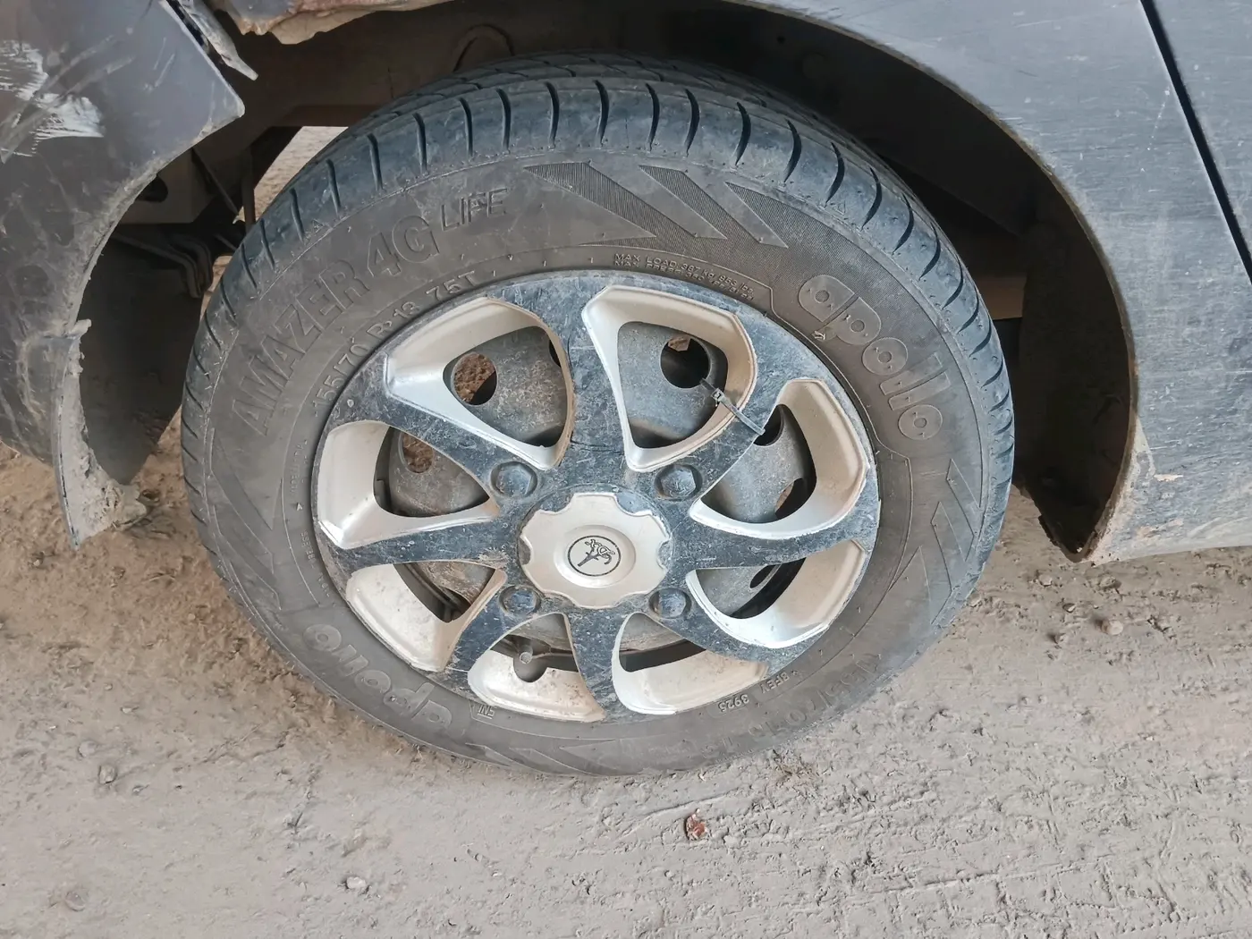 2014 Hyundai Eon ERA +, Petrol, Manual, 81,769 km, tyre