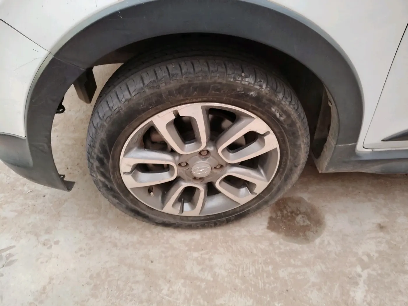 2016 Hyundai i20 Active 1.2 S, CNG, Manual, 81,989 km, tyre