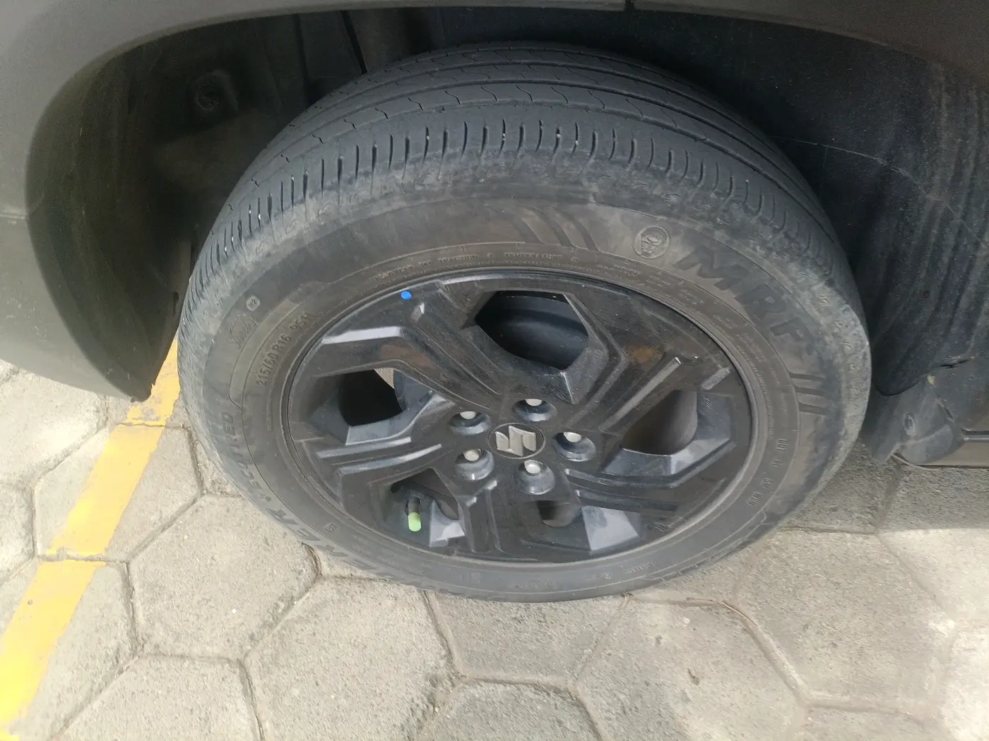 2023 Maruti BREZZA ZXI S-CNG, CNG, Manual, 44,566 km, tyre