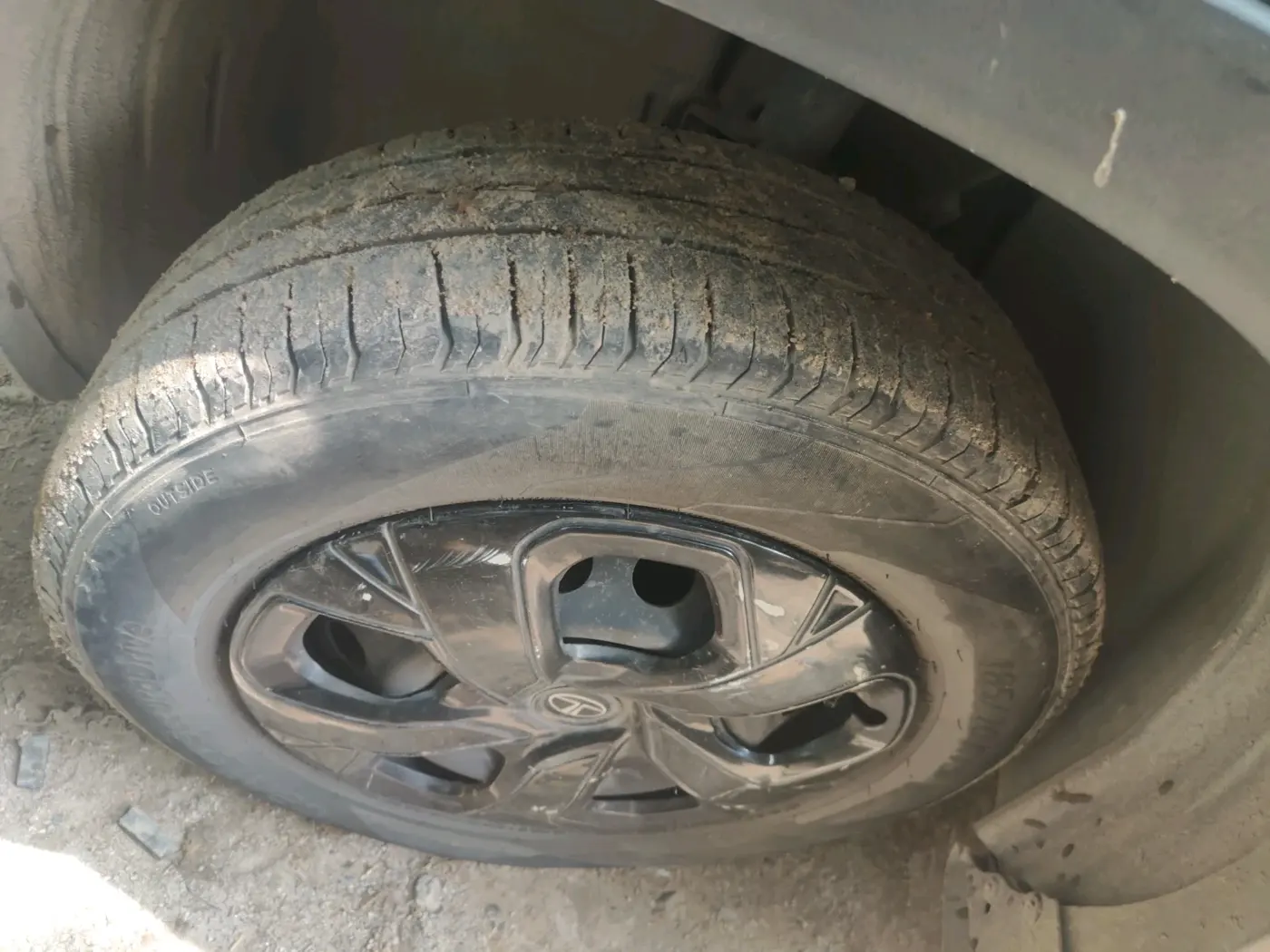 2023 Tata PUNCH PURE MT, Petrol, Manual, 31,093 km, tyre