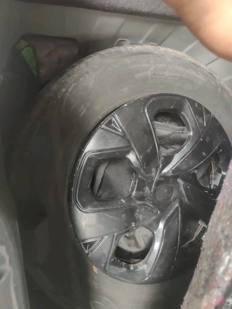 2023 Tata PUNCH PURE MT, Petrol, Manual, 31,093 km, tyre