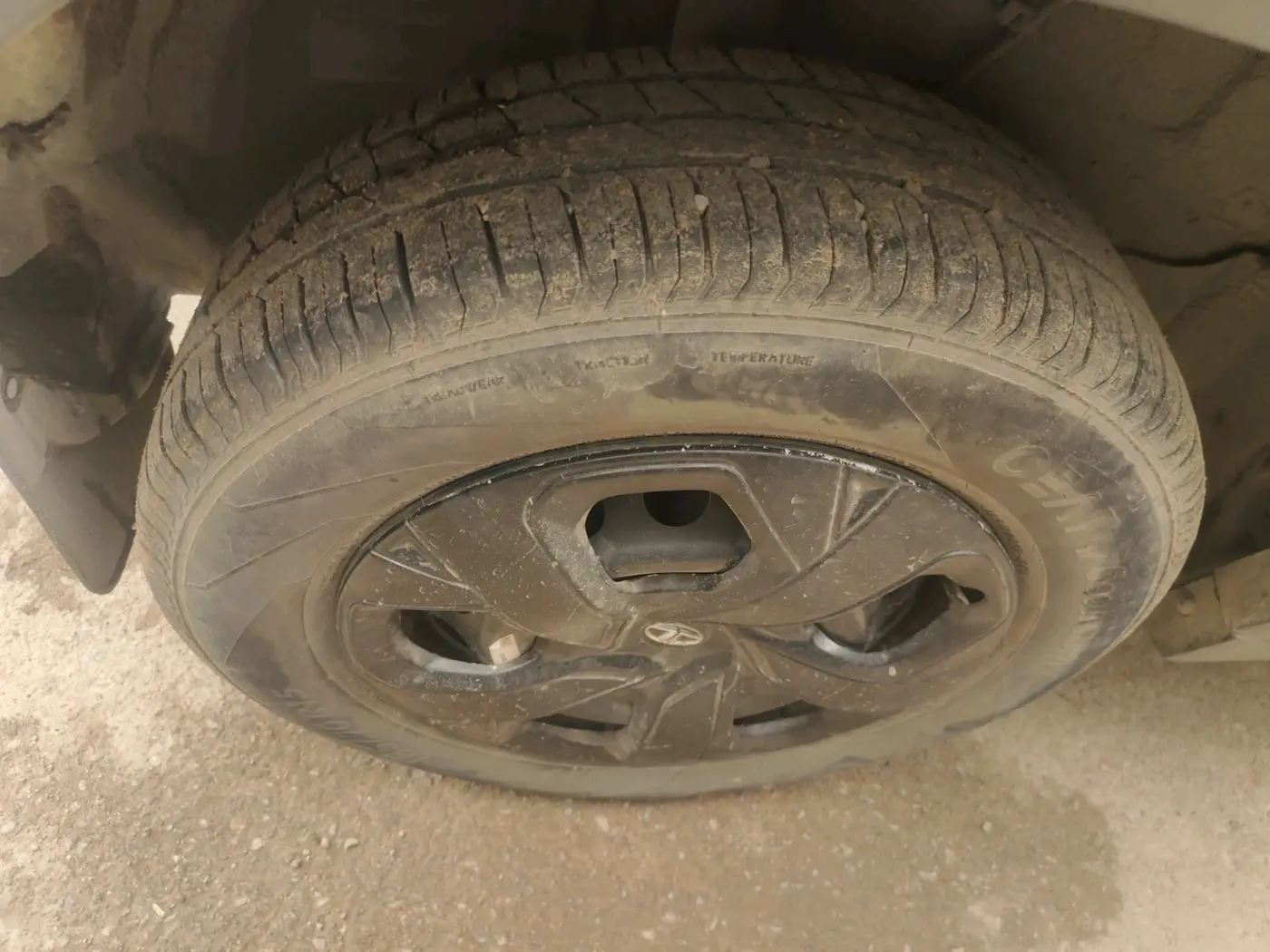 2023 Tata PUNCH PURE MT, Petrol, Manual, 31,093 km, tyre