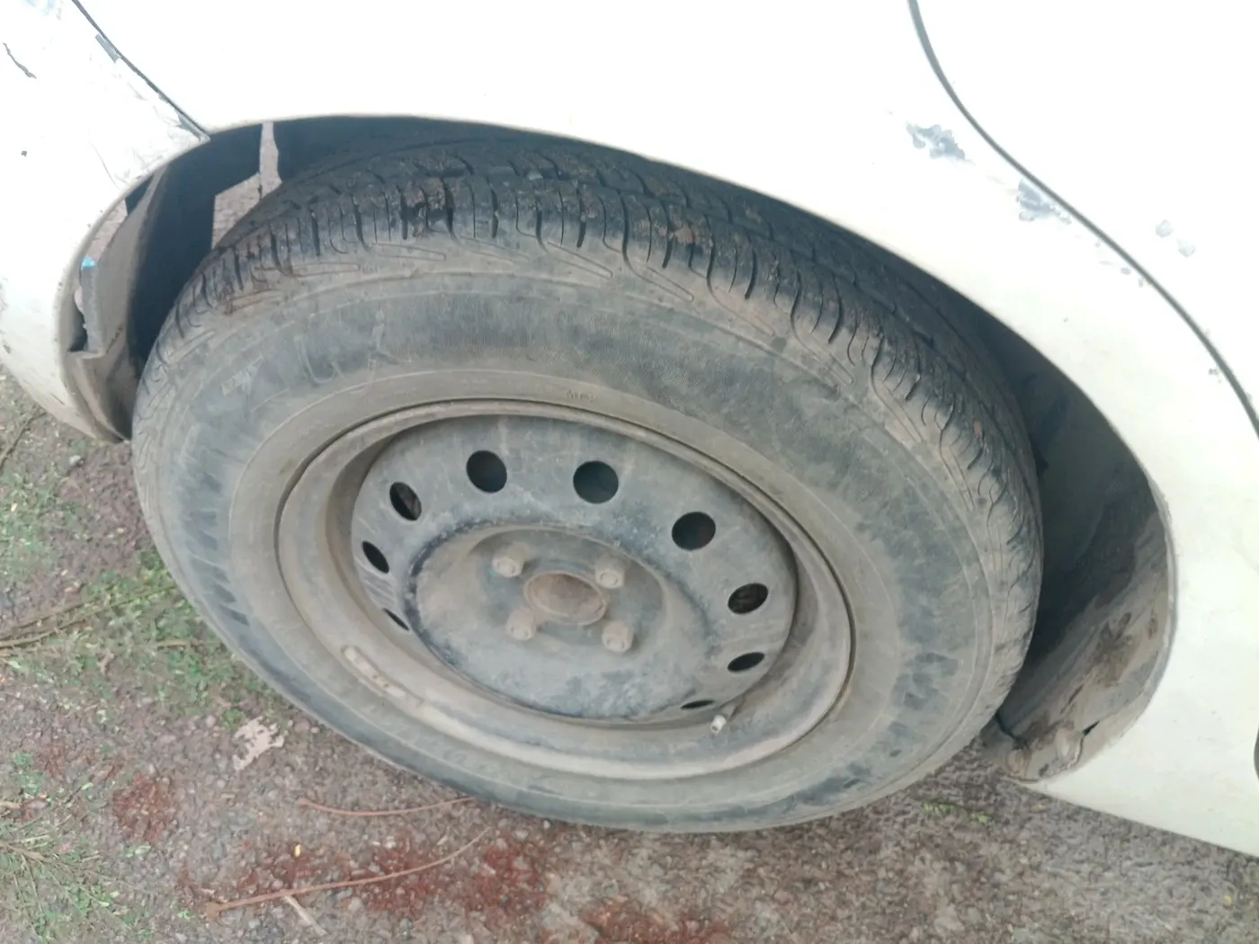 2015 Maruti Swift Dzire VDI, Diesel, Manual, 81,572 km, tyre