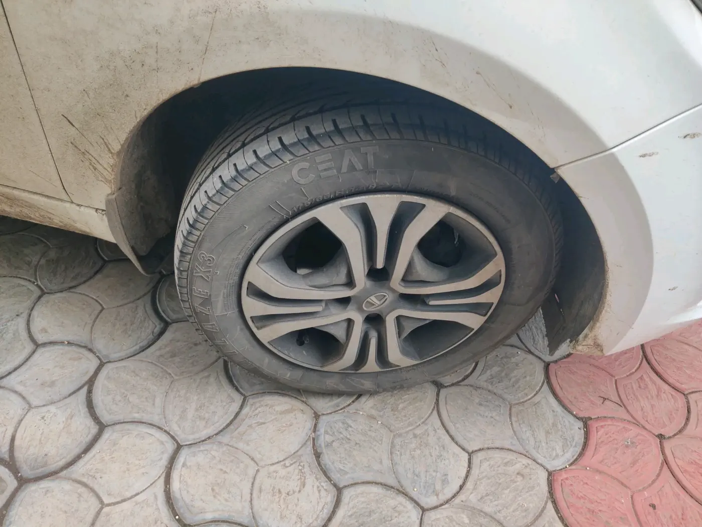 2023 Tata TIGOR XZ PLUS CNG, CNG, Manual, 71,298 km, tyre