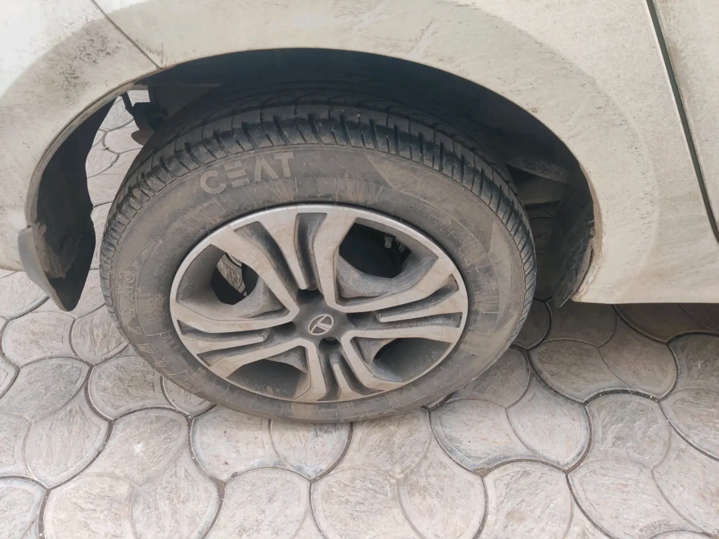 2023 Tata TIGOR XZ PLUS CNG, CNG, Manual, 71,298 km, tyre