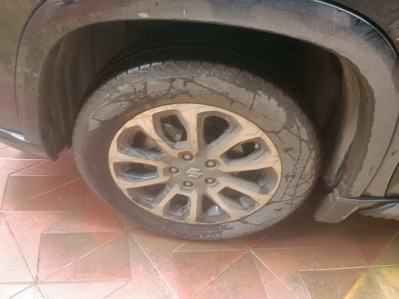 2024 Maruti Grand Vitara ALPHA PLUS HYBRID ECVT, Hybrid, Automatic, 33,919 km, tyre